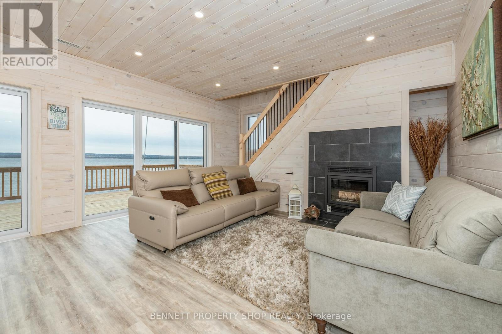 3020 Black Bay Lane