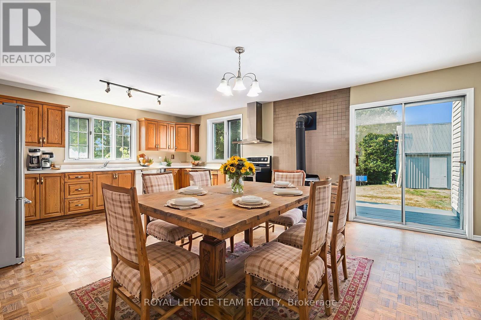 6109 Fourth Line Road W