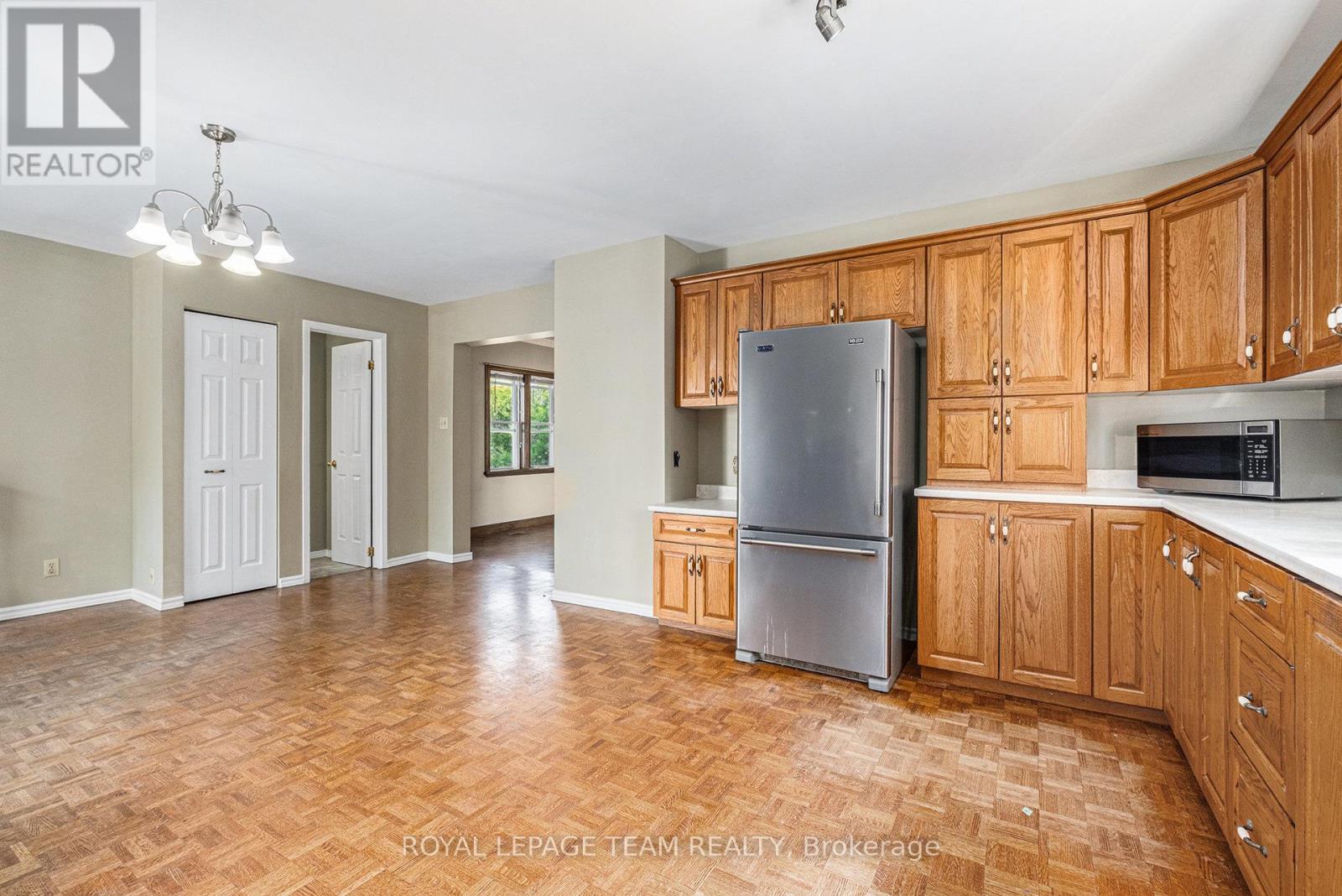 6109 Fourth Line Road W