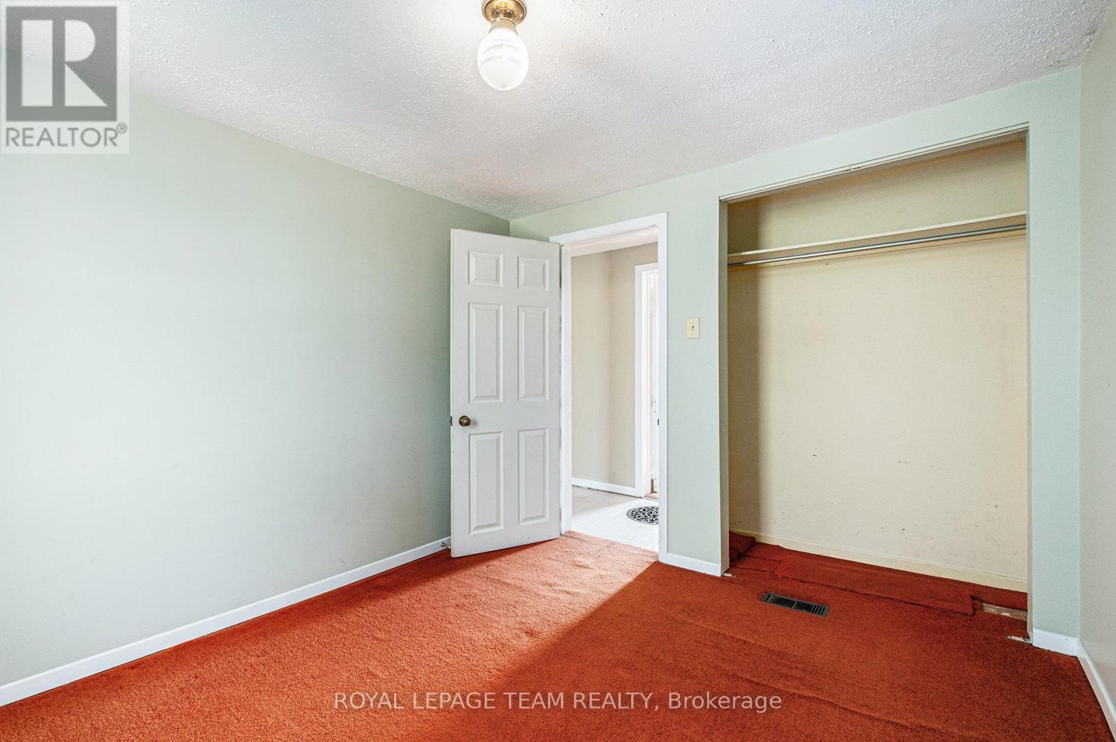 6109 Fourth Line Road W