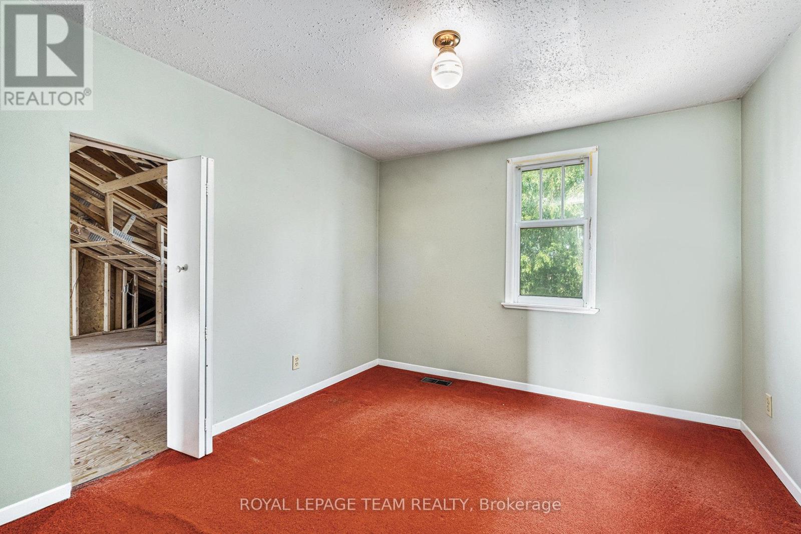 6109 Fourth Line Road W