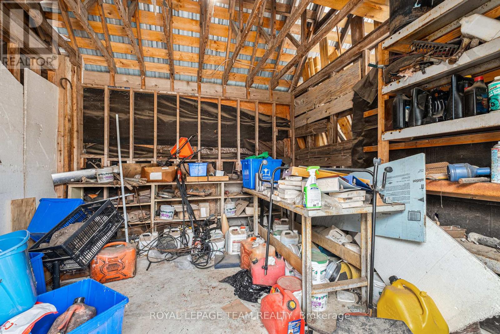 6109 Fourth Line Road W