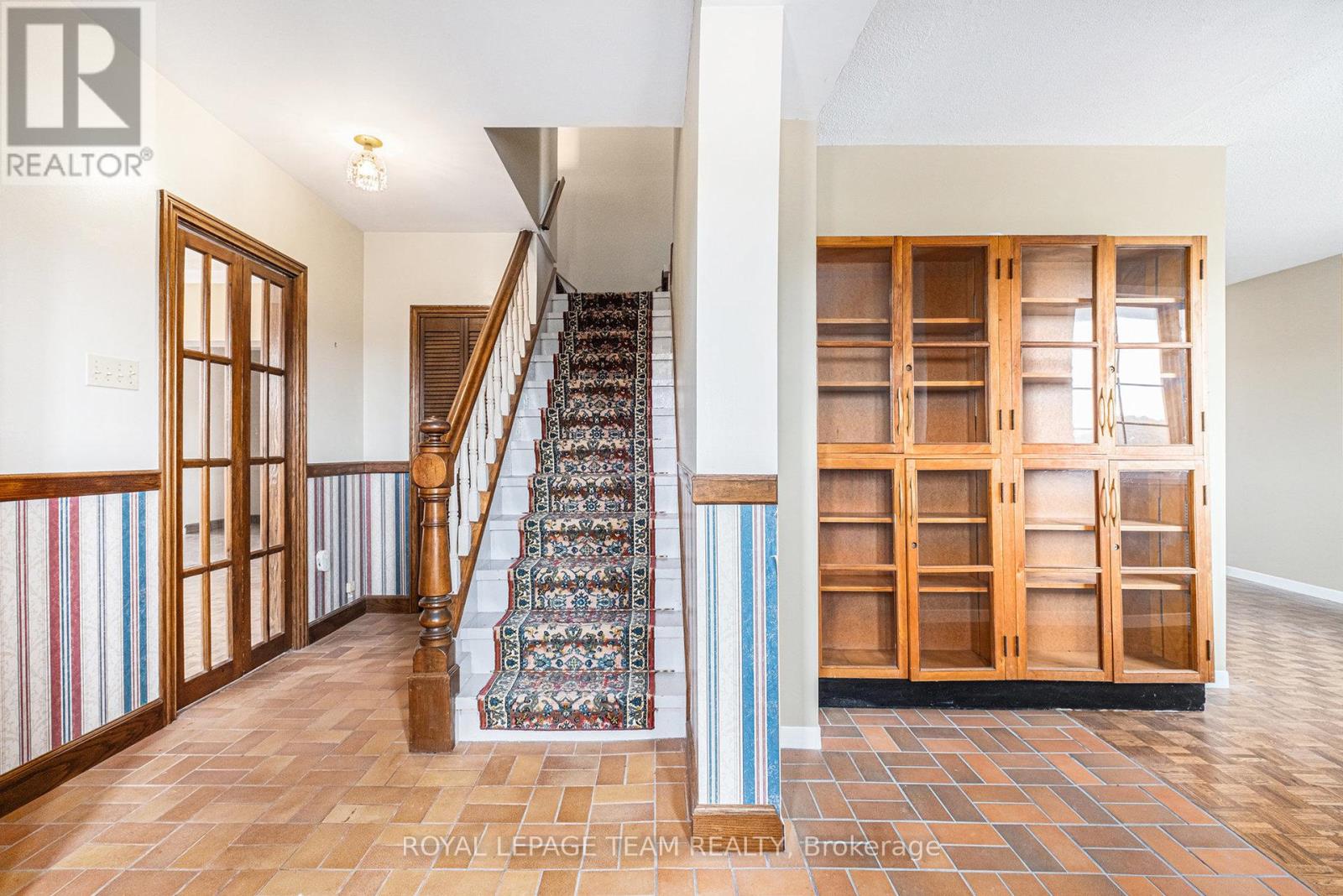 6109 Fourth Line Road W