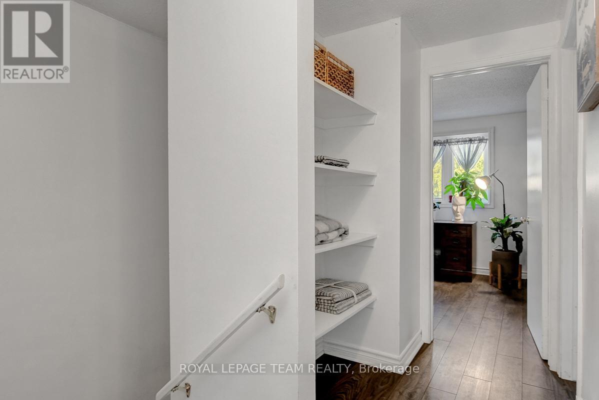 15 - 1302 Alness Court