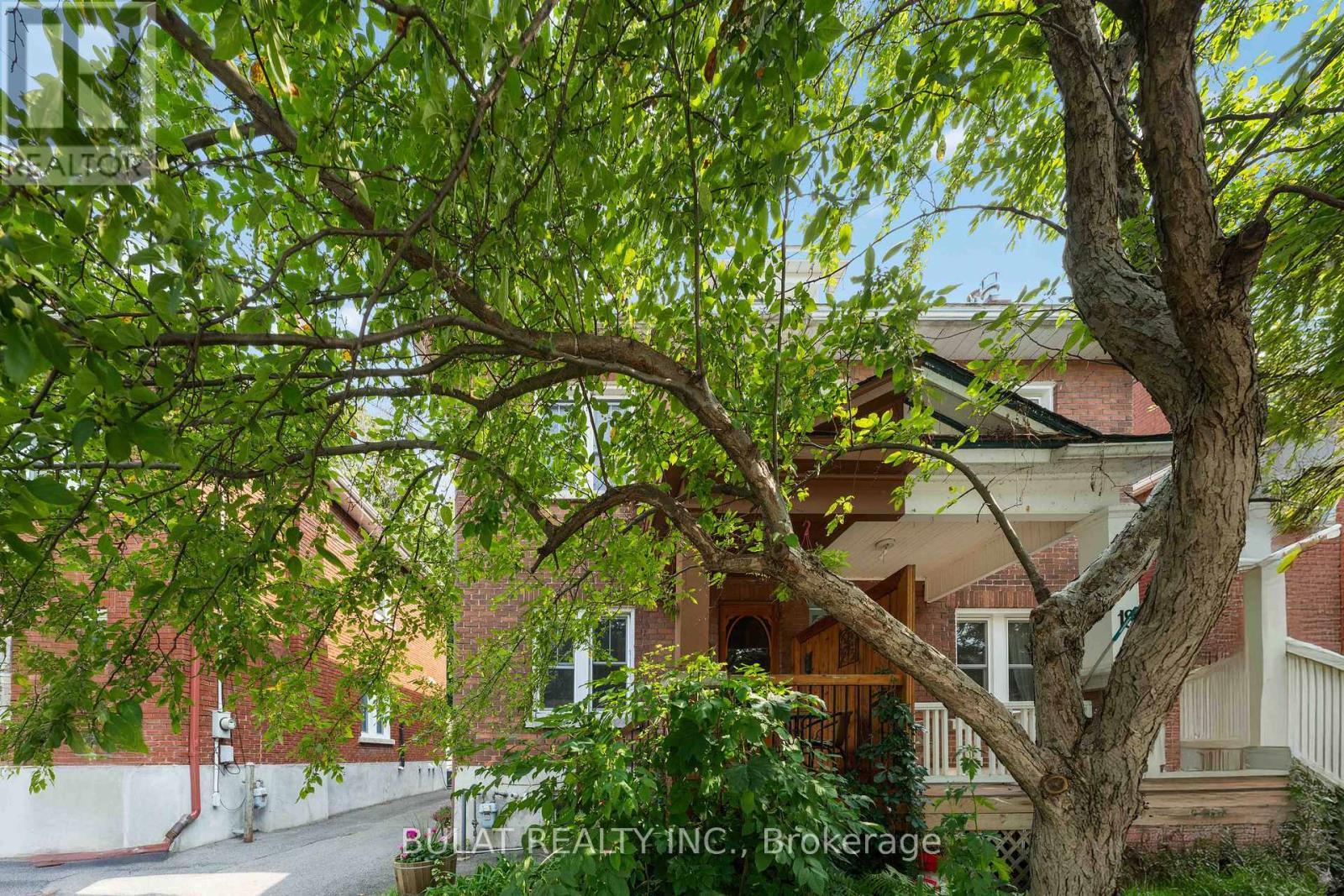 16 Foster Street