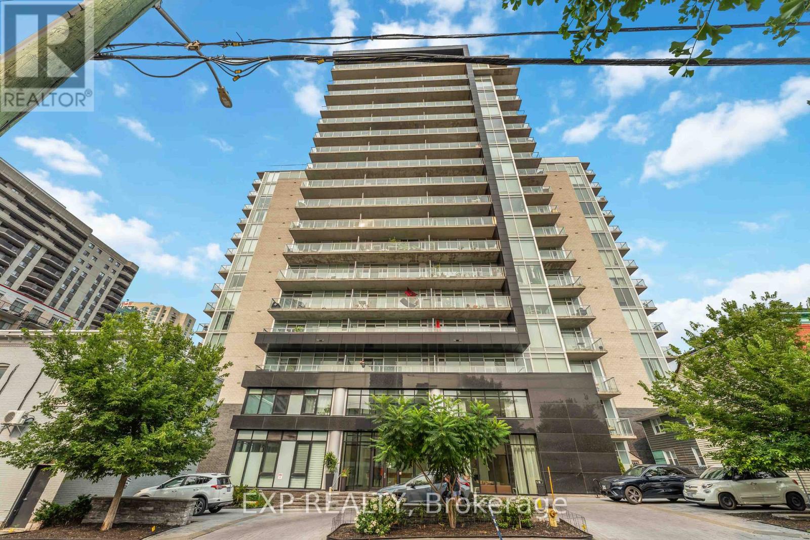 206 - 255 Bay Street