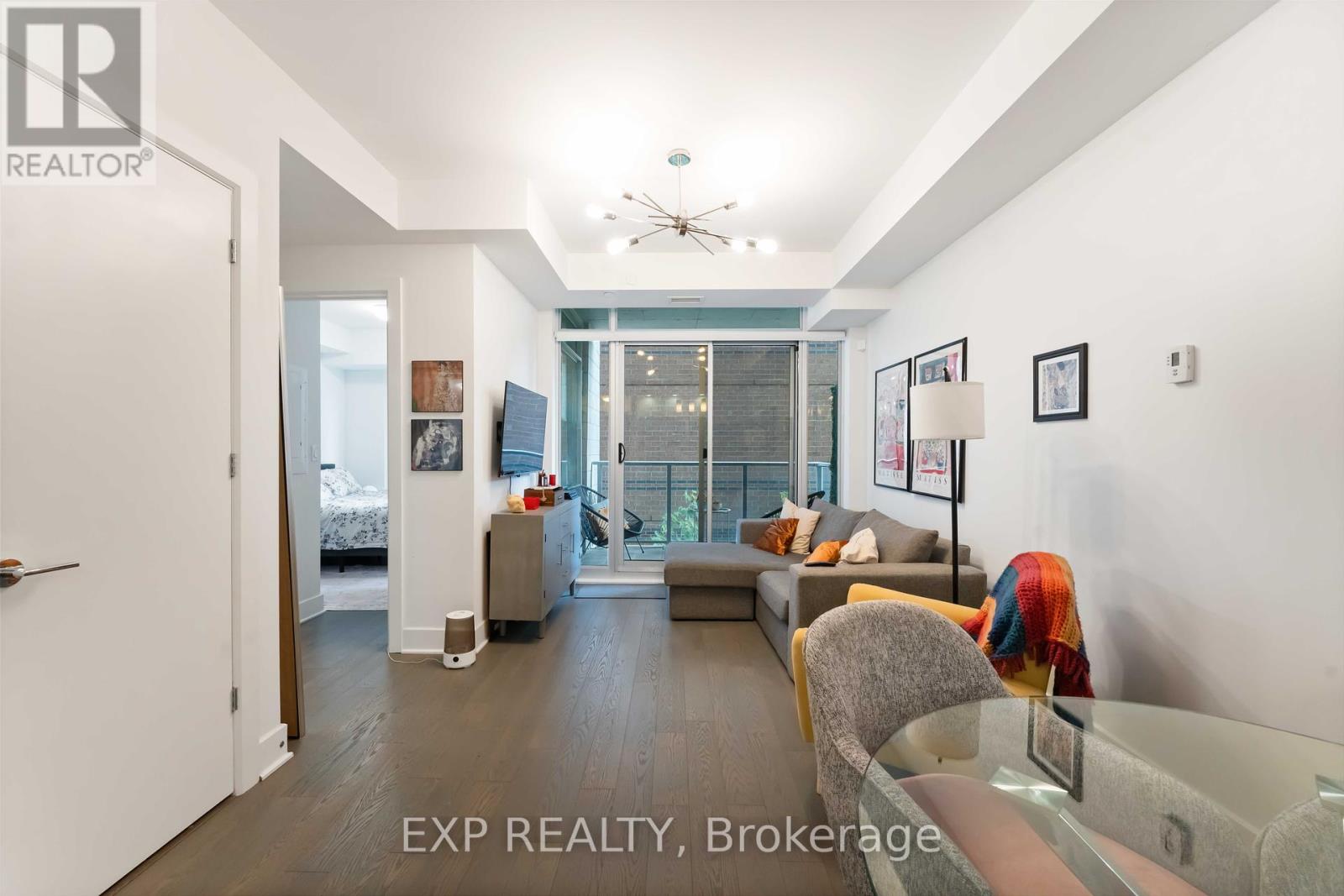 206 - 255 Bay Street