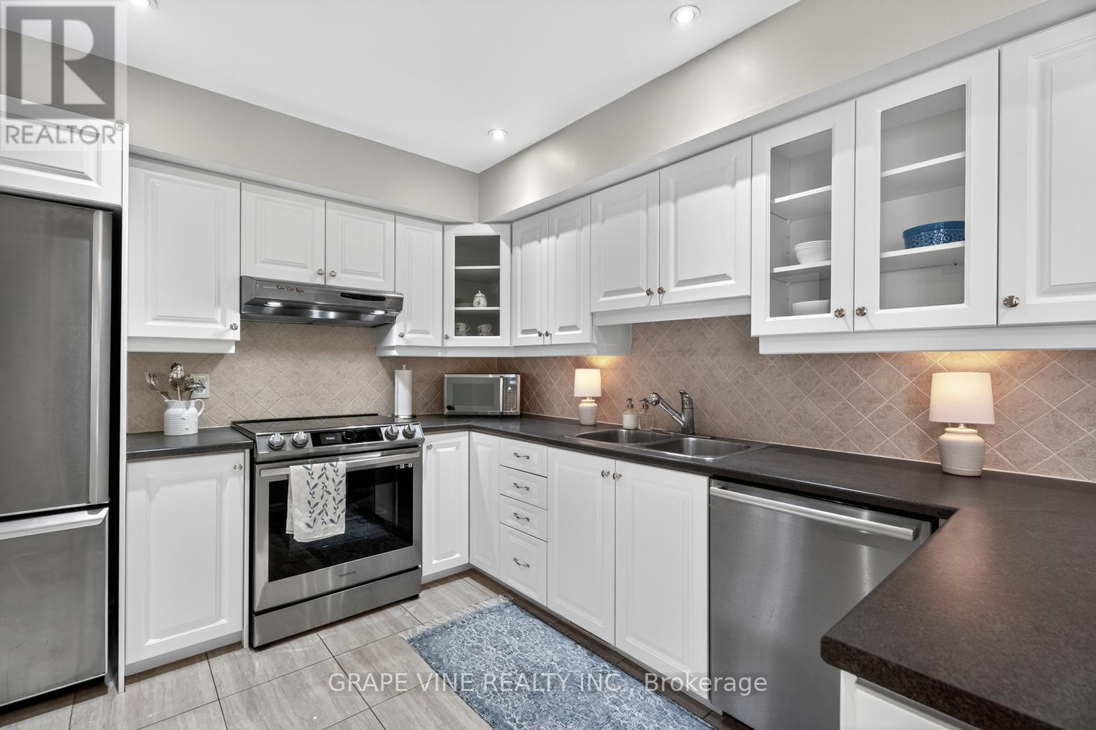 21 Fieldberry Private