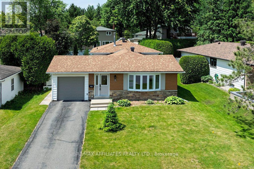 22 Red Maple Crescent