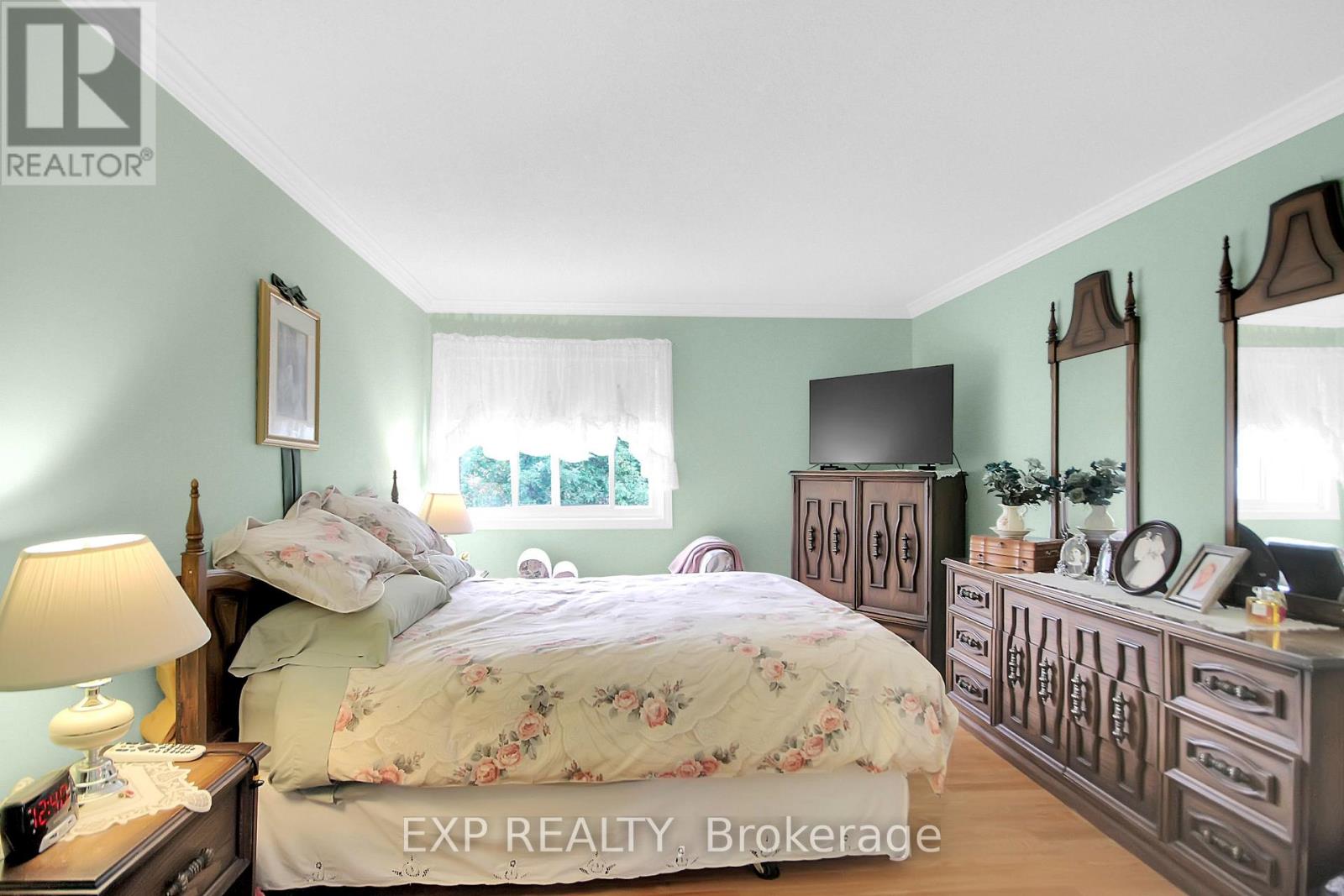 2104 Gardenway Drive