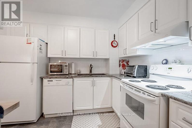 711 - 2871 Richmond Road