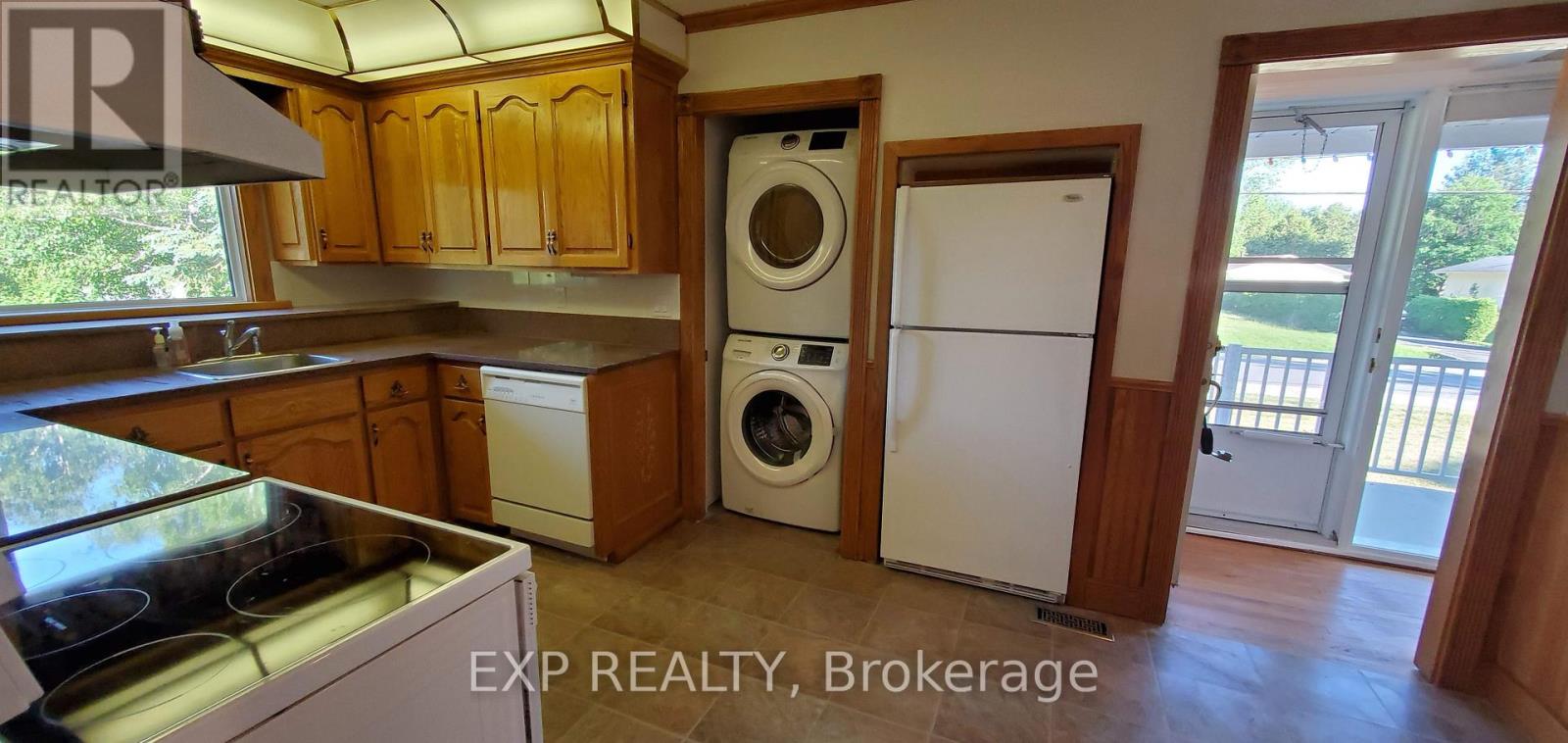 113 Ridgefield Crescent
