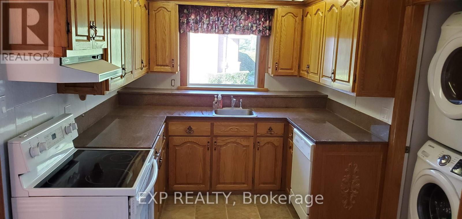 113 Ridgefield Crescent