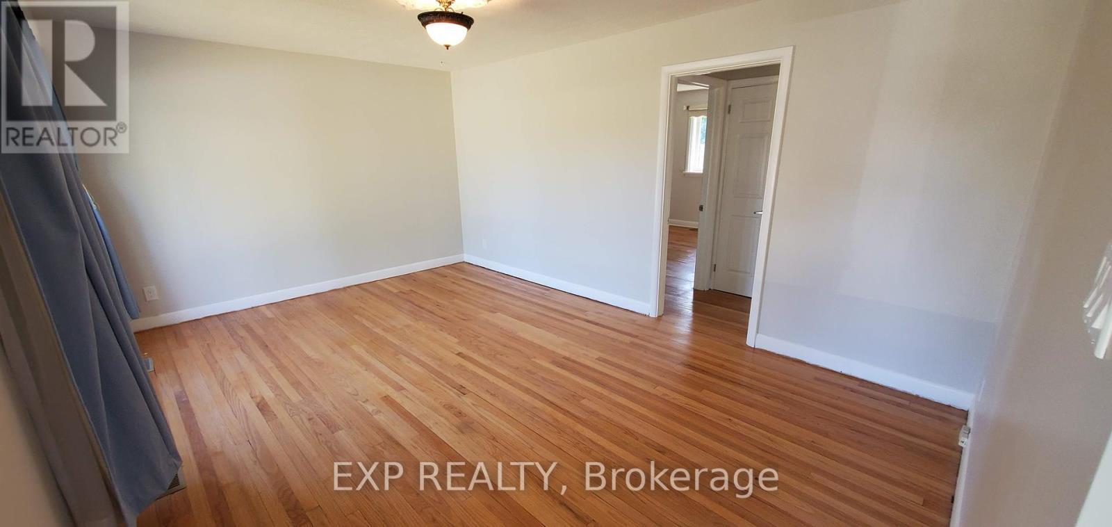 113 Ridgefield Crescent