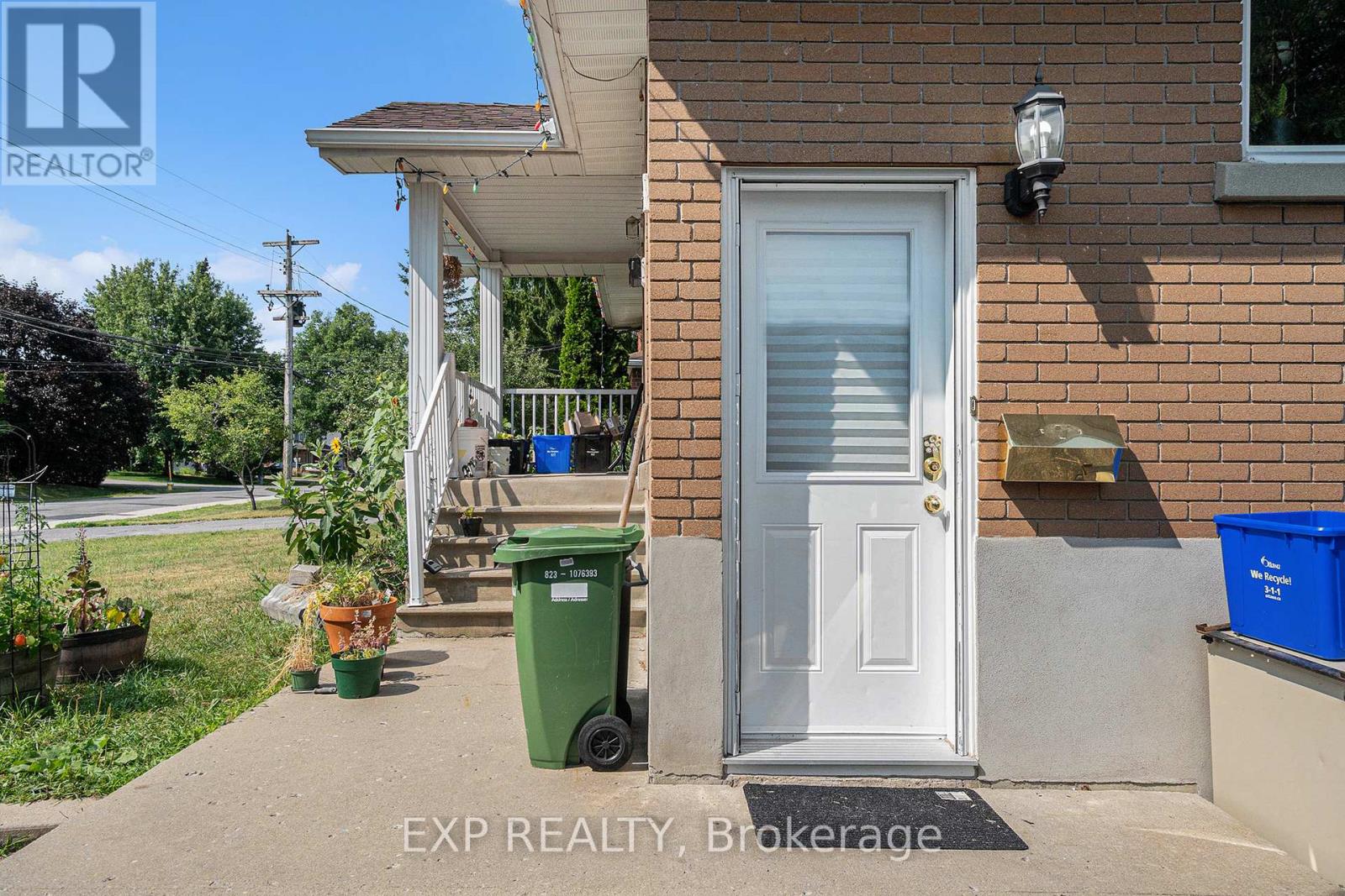 113 Ridgefield Crescent