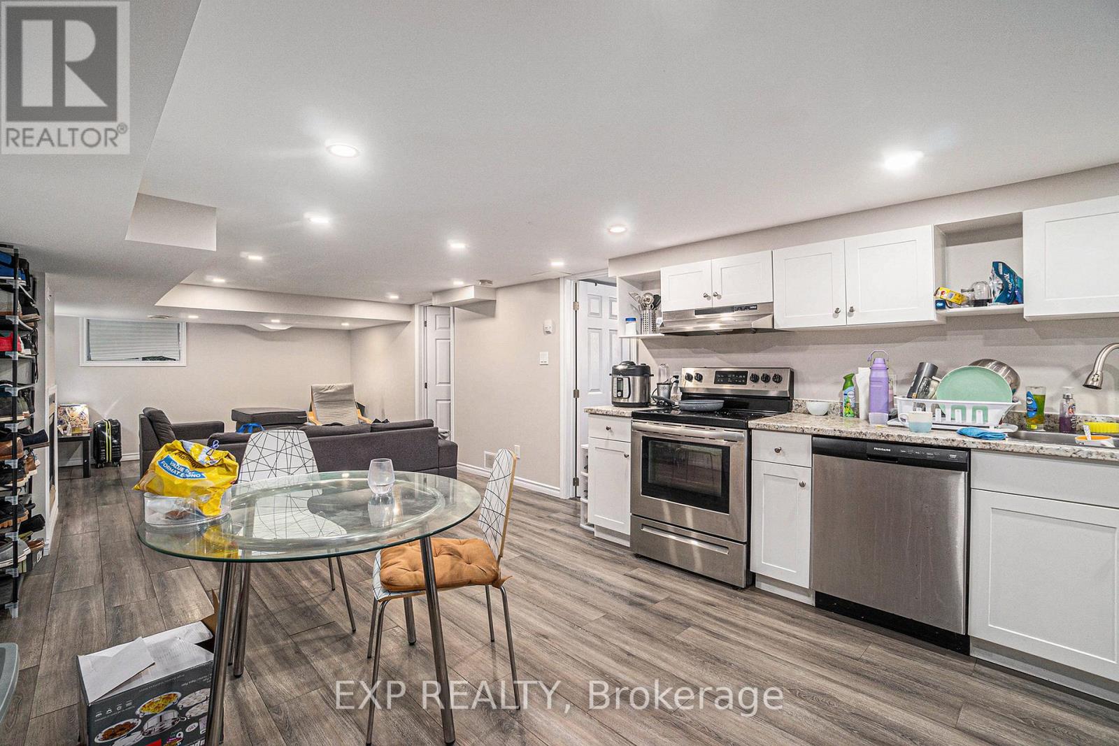 113 Ridgefield Crescent