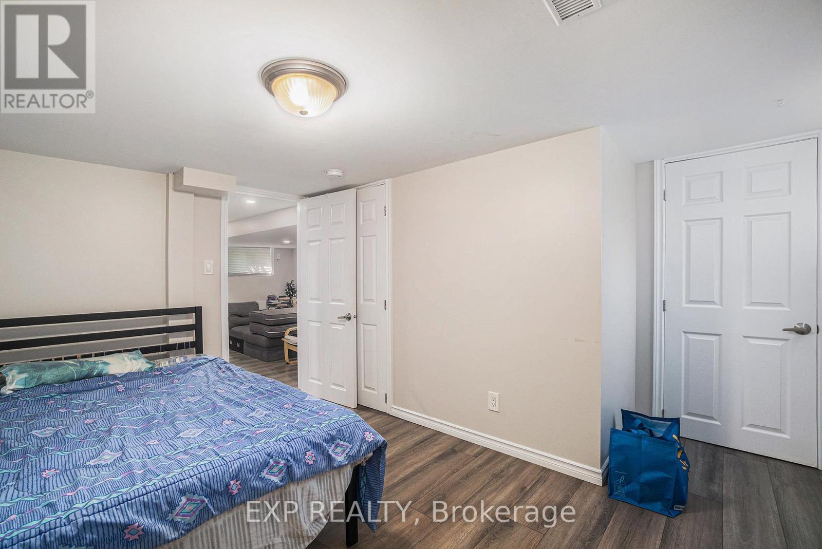 113 Ridgefield Crescent