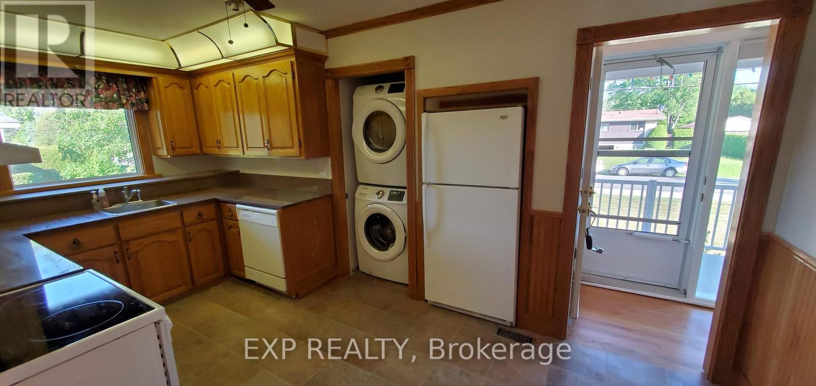 113 Ridgefield Crescent