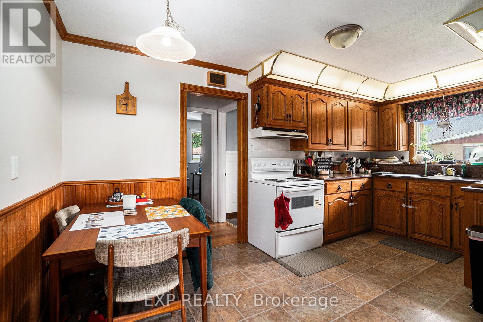 113 Ridgefield Crescent