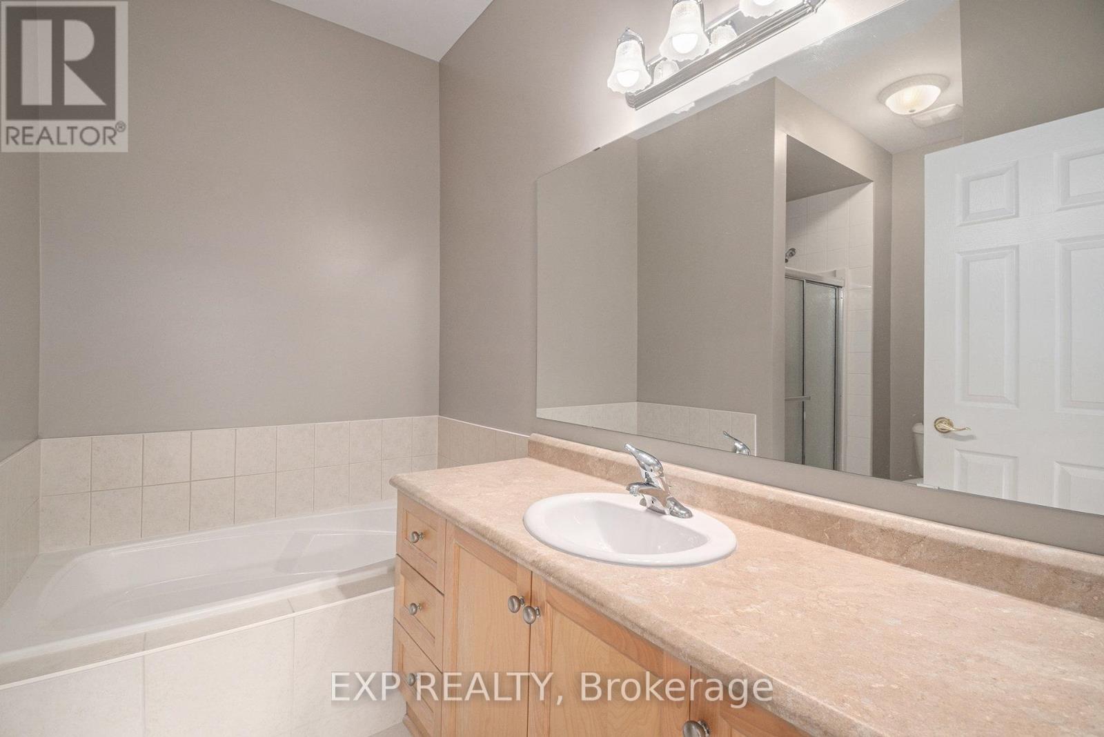 652 Country Trail Private