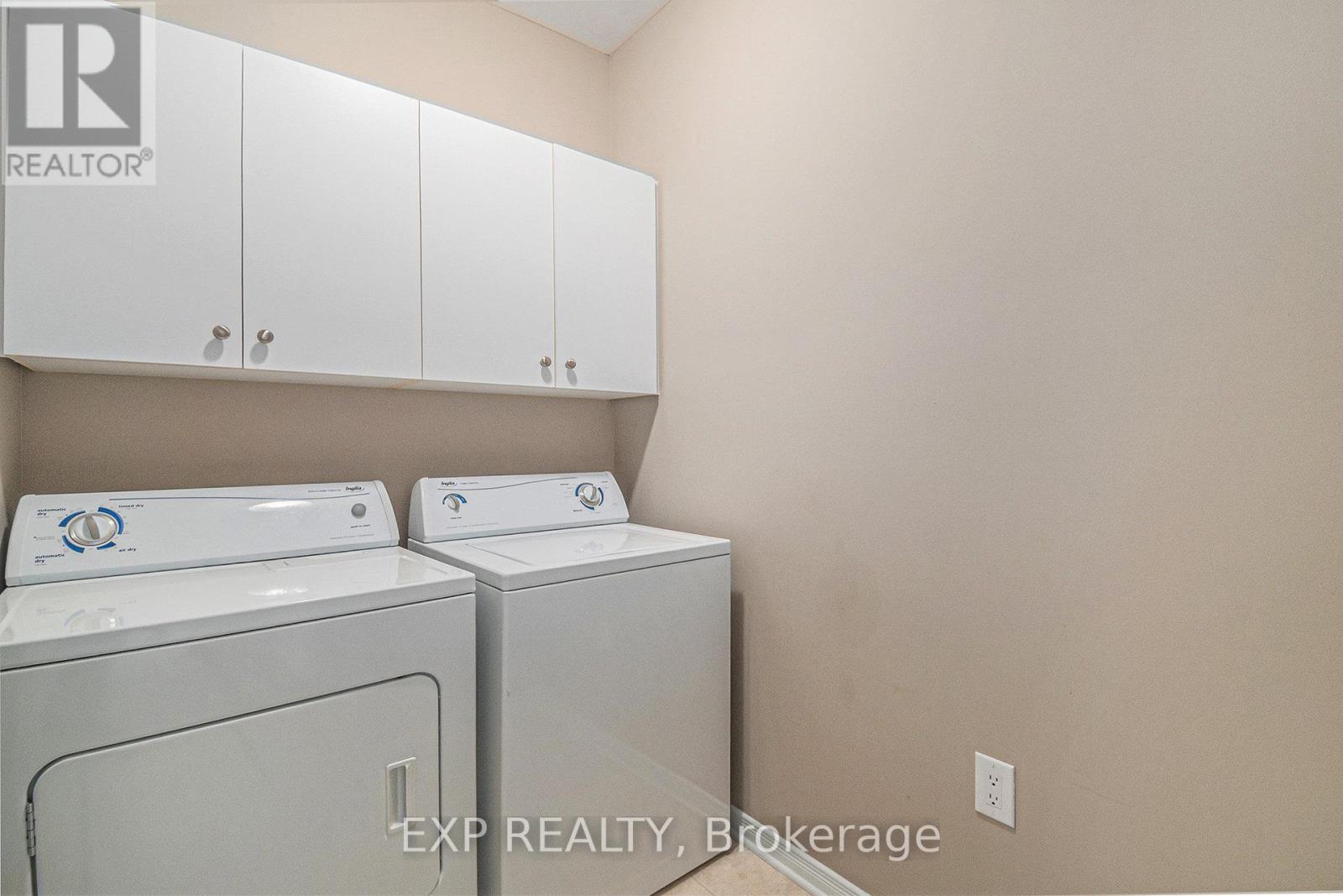 652 Country Trail Private