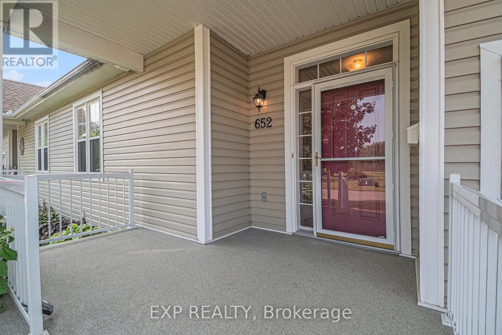 652 Country Trail Private