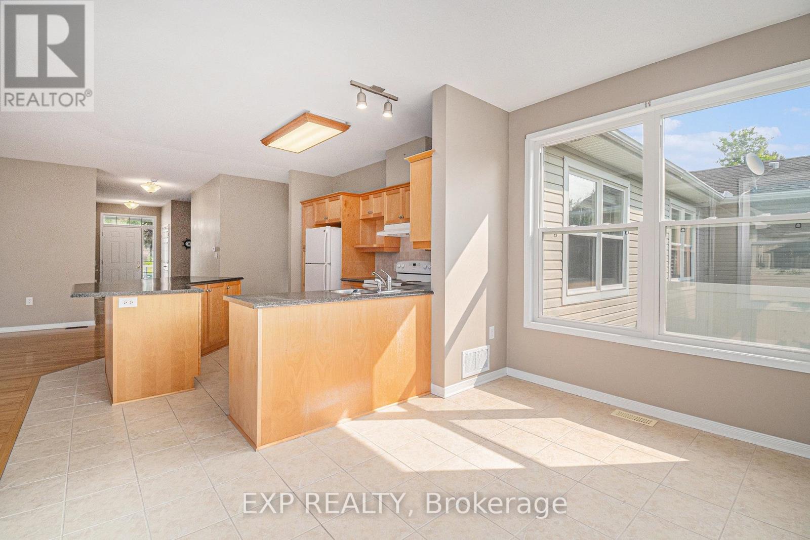 652 Country Trail Private