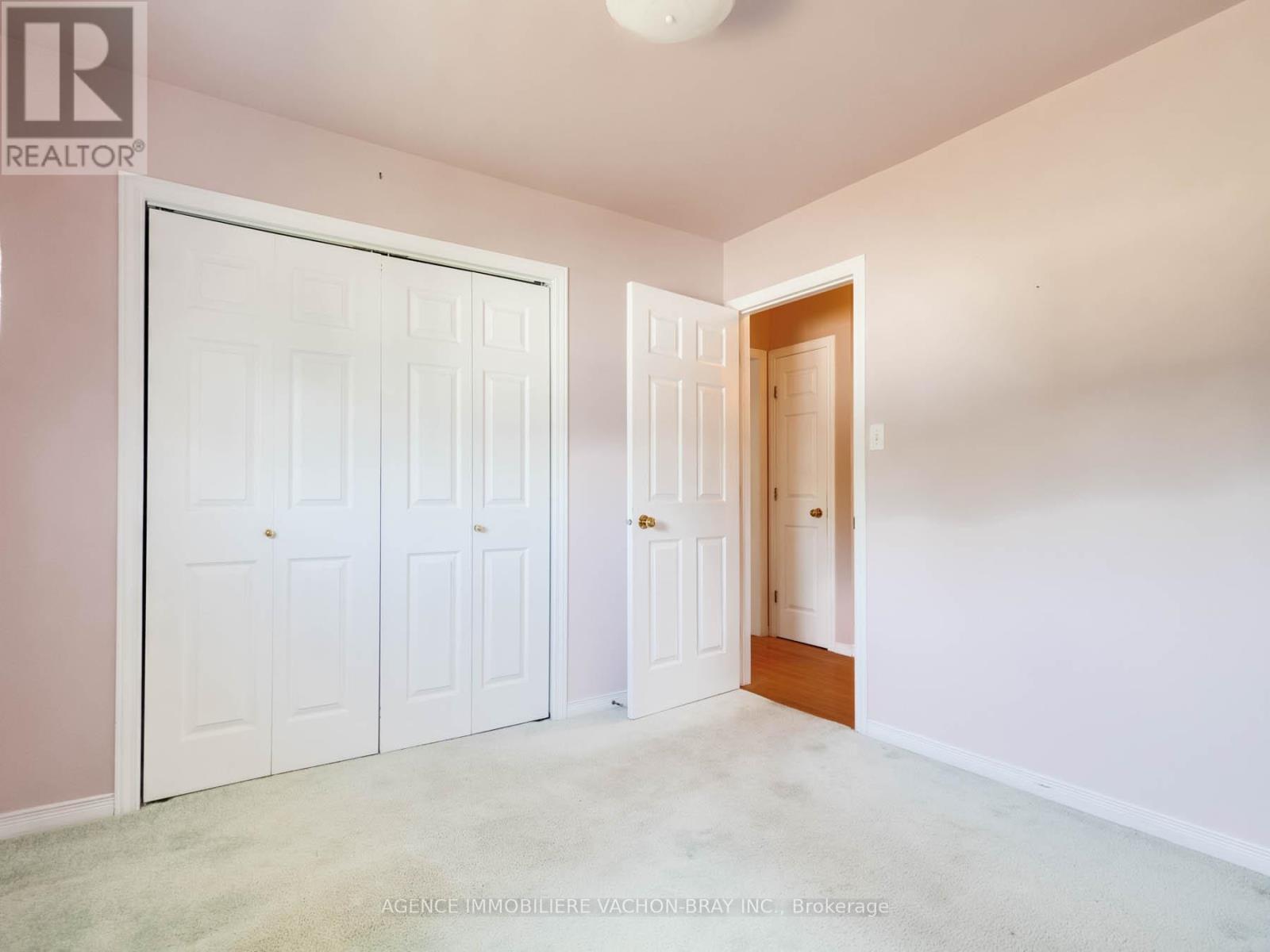 53 Sandfield Avenue N