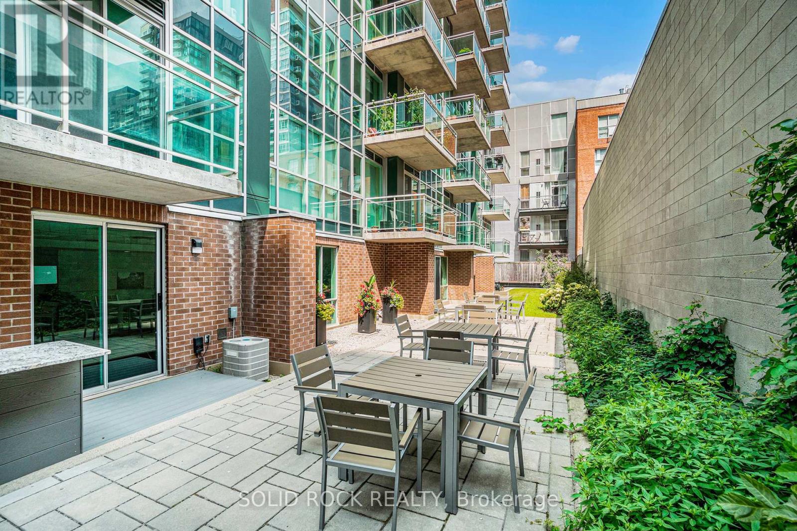 202 - 134 York Street