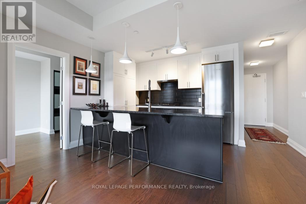412 - 570 De Mazenod Avenue