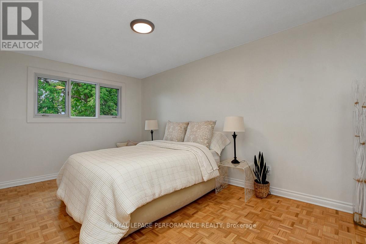 22 - 550 Straby Avenue