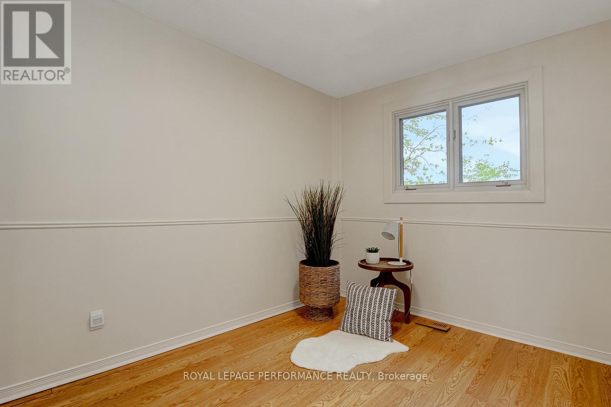 22 - 550 Straby Avenue