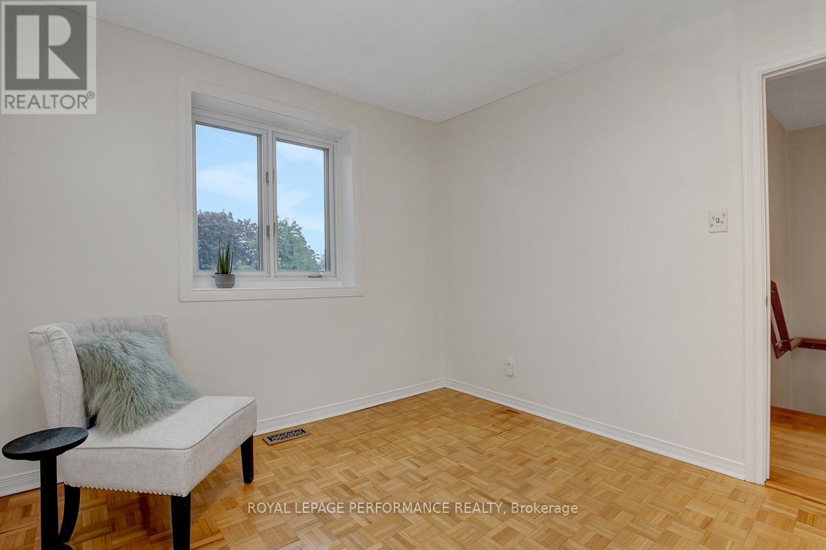 22 - 550 Straby Avenue