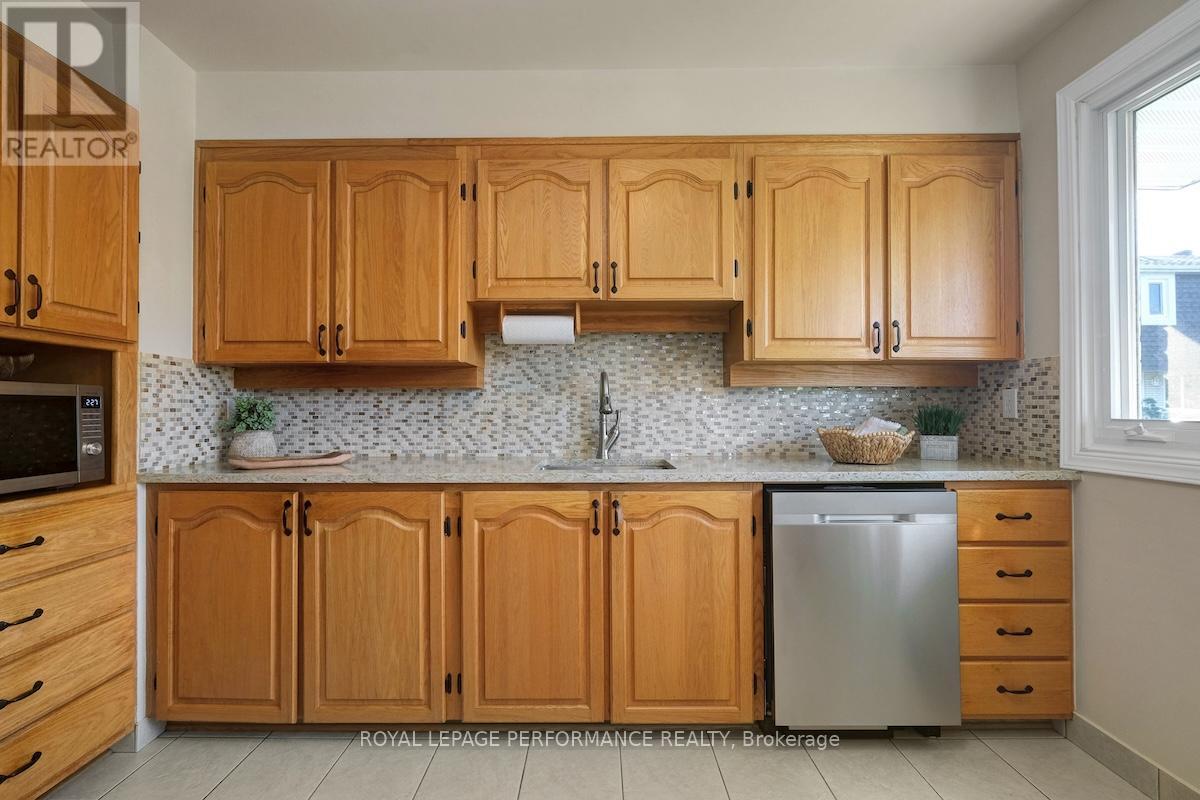22 - 550 Straby Avenue