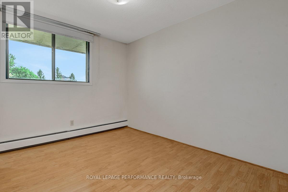 404 - 415 Greenview Avenue