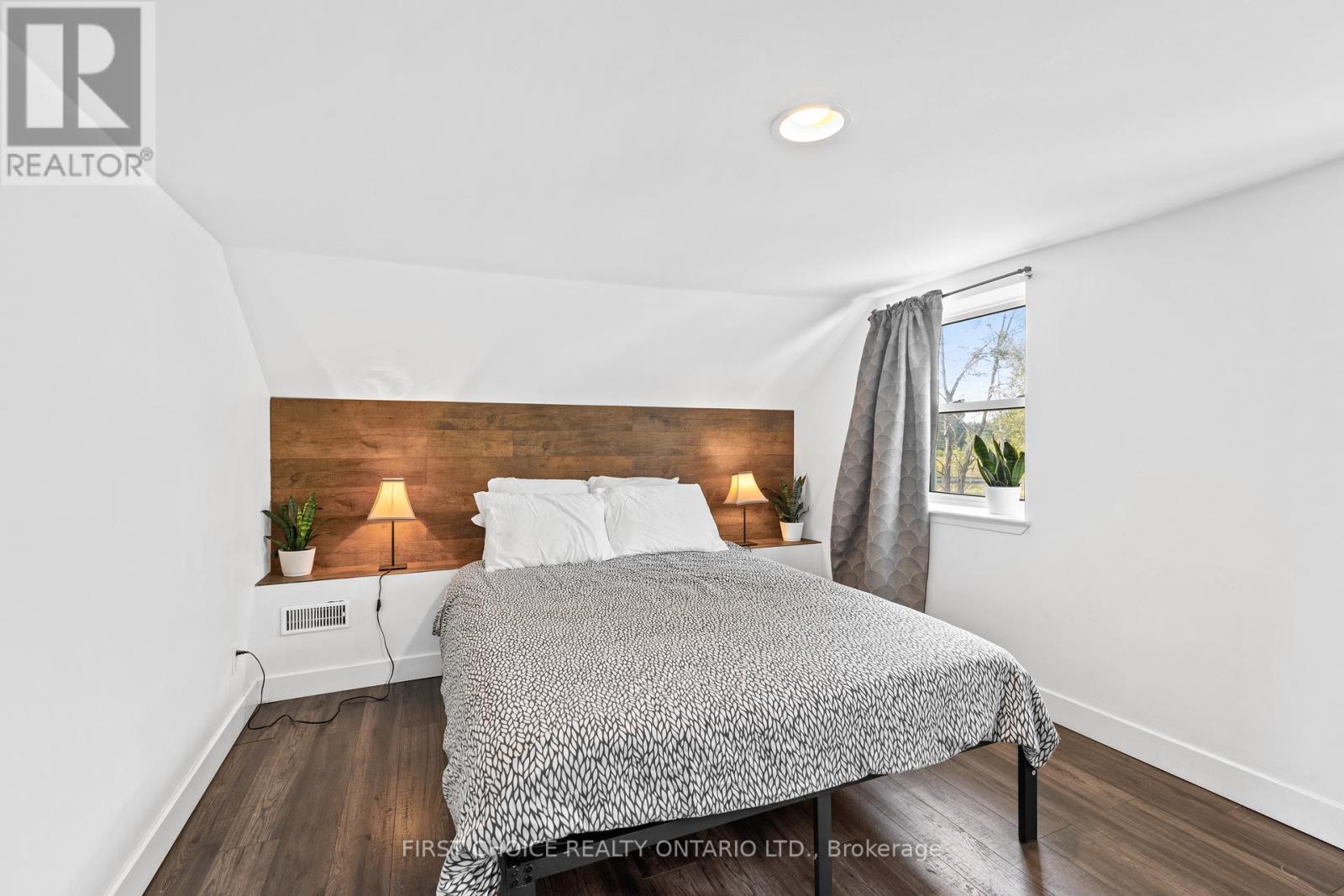 10 Campbell Reid Court