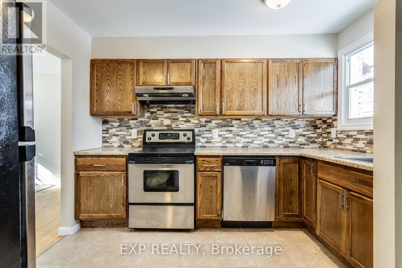 655 Gardenvale Road W
