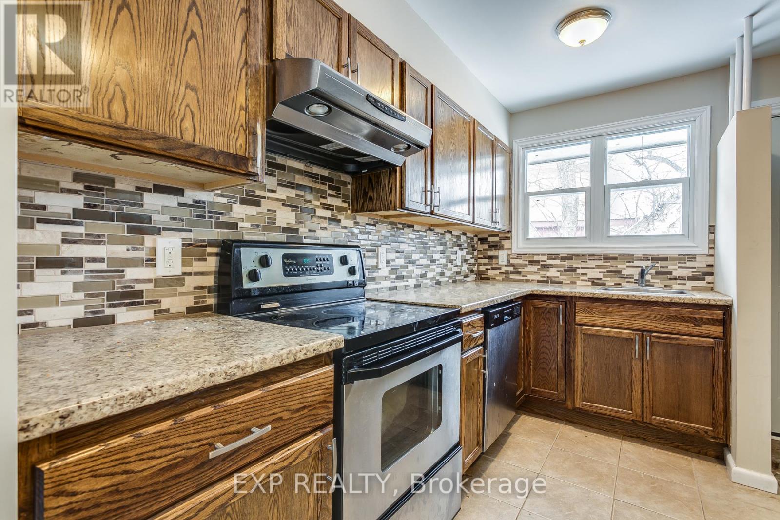 655 Gardenvale Road W