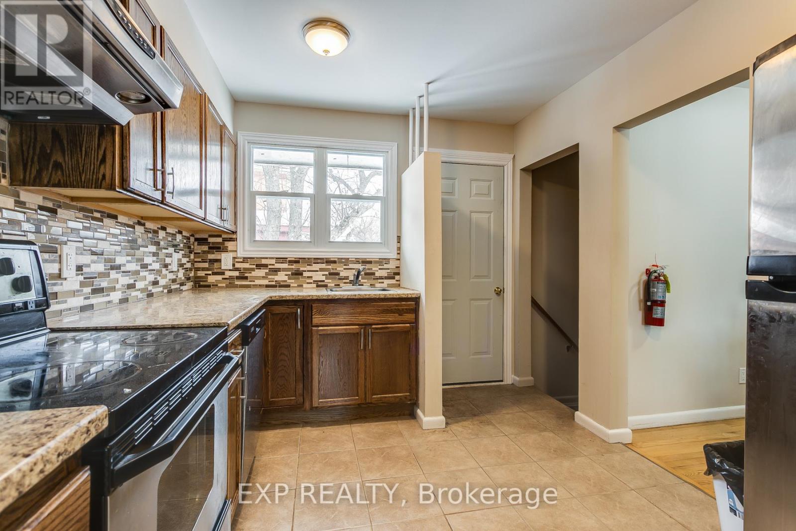 655 Gardenvale Road W