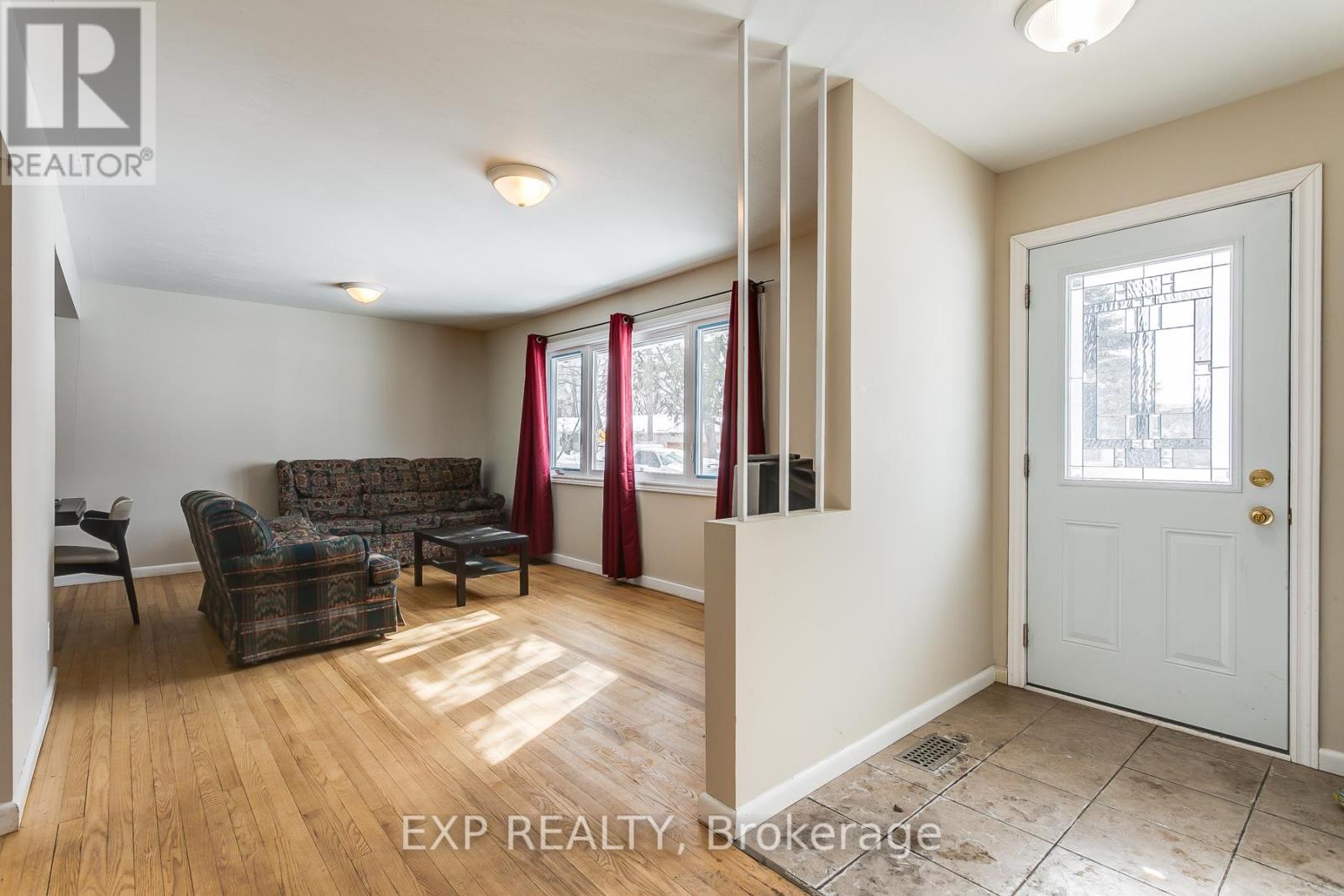 655 Gardenvale Road W