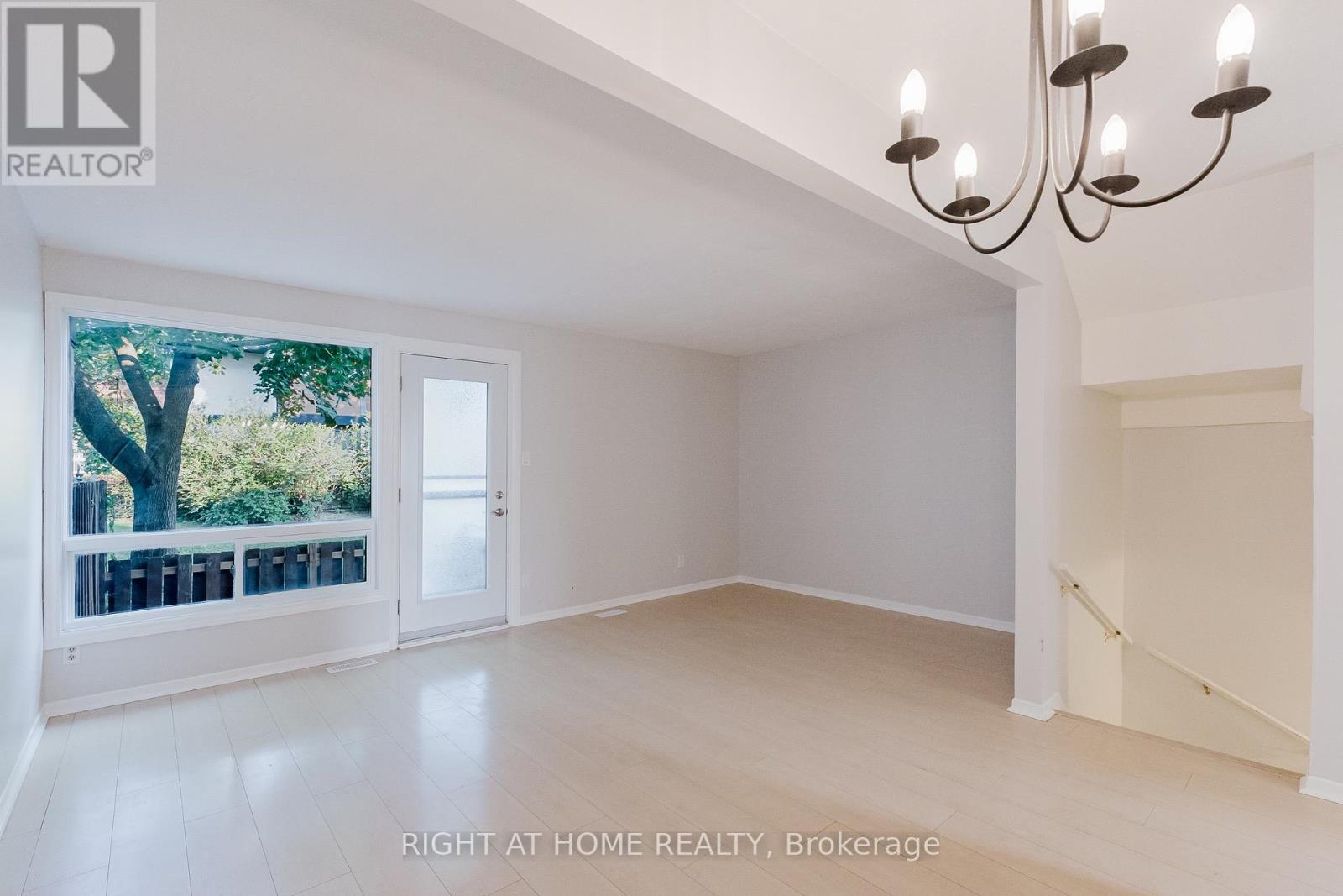 102 - 23 Mcclintock Way
