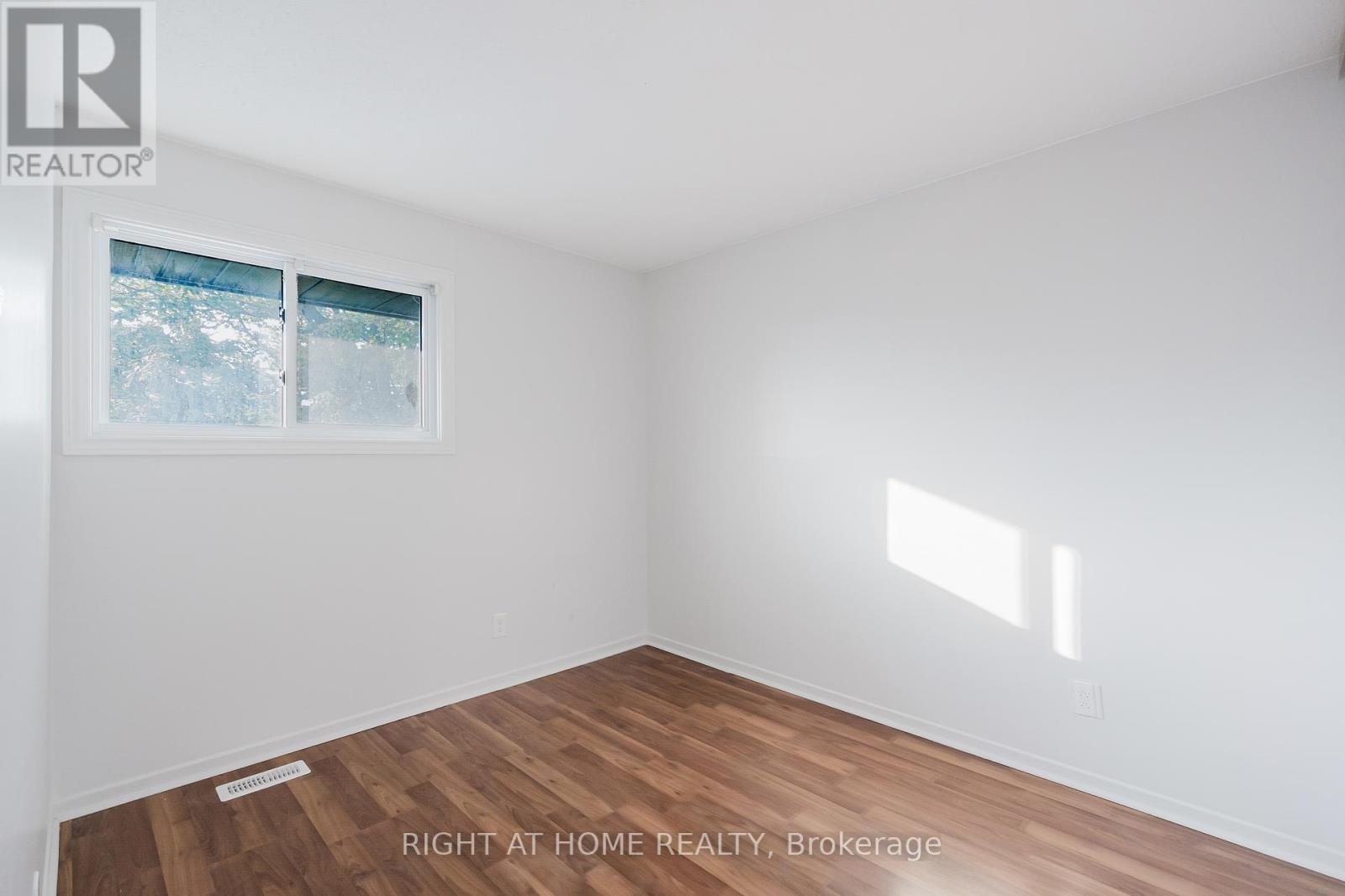 102 - 23 Mcclintock Way