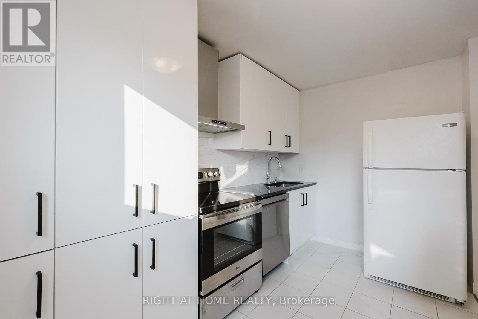 102 - 23 Mcclintock Way