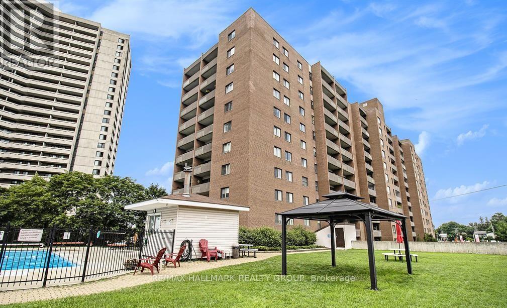 315 - 1100 Ambleside Drive