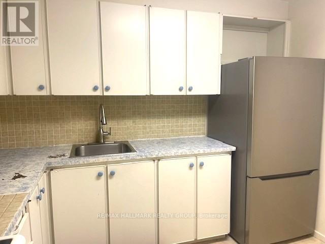 315 - 1100 Ambleside Drive
