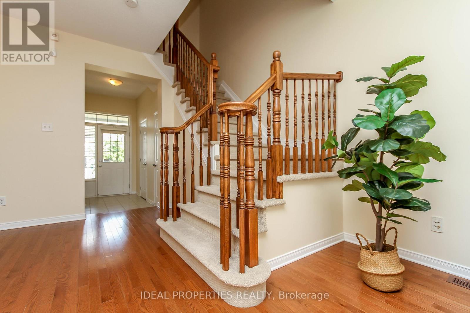 565 Pepperville Crescent N