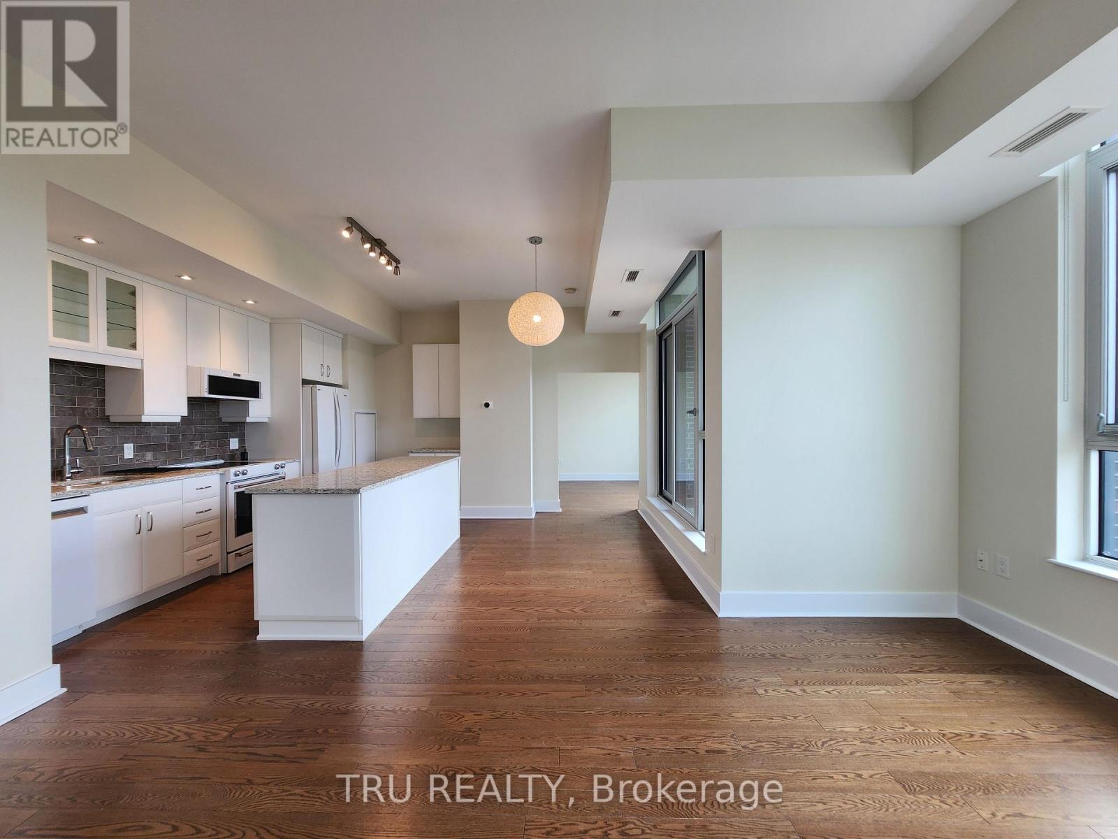 609 - 101 Richmond Road