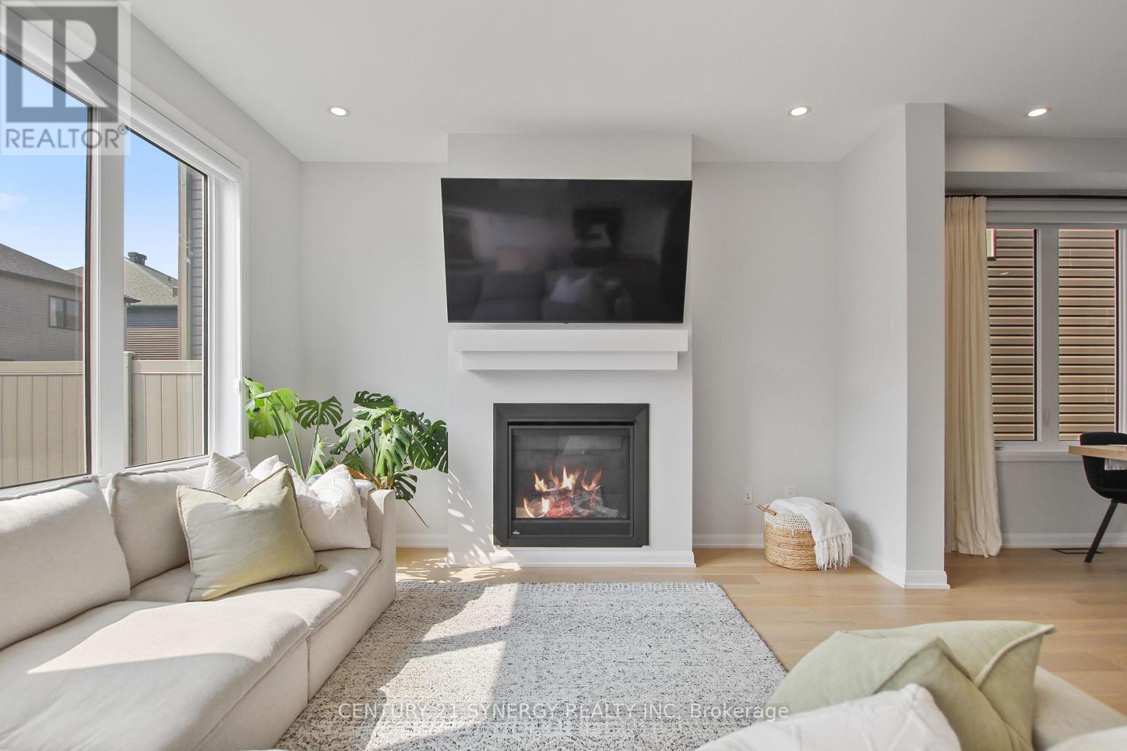 2104 Caltra Crescent