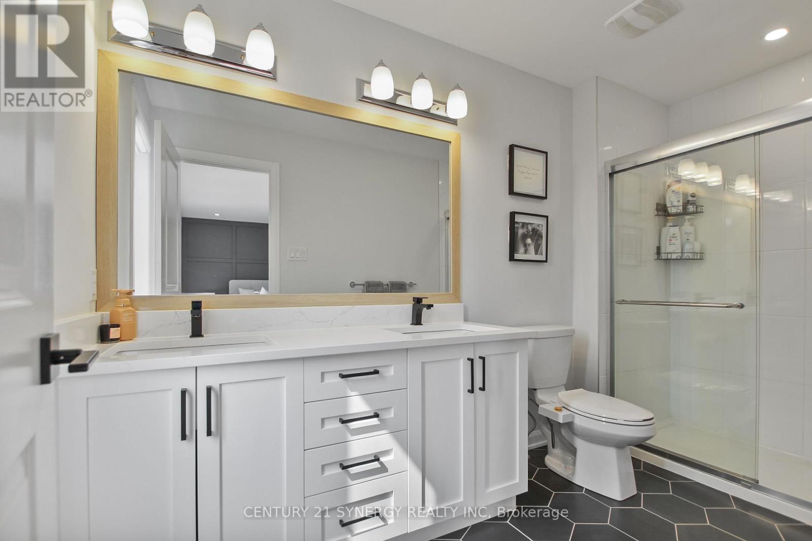 2104 Caltra Crescent