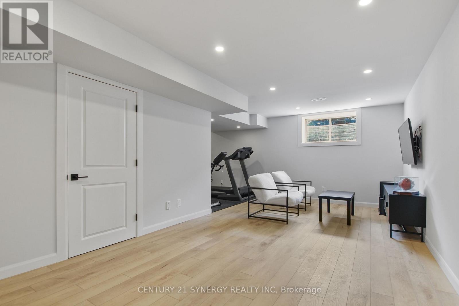 2104 Caltra Crescent